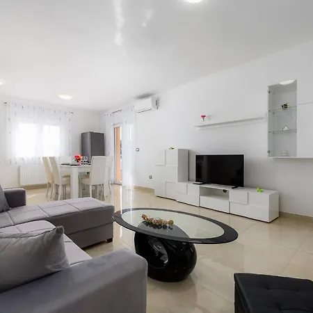 Stancija Amoroso Apartment *